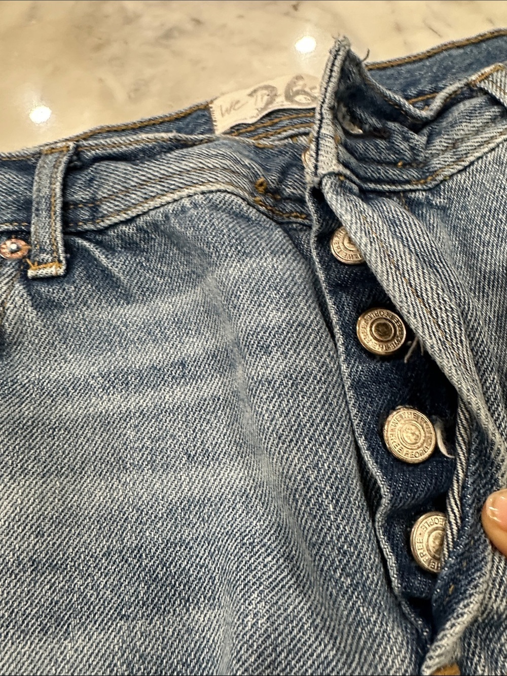 We The Free Maggie Straight Jean Light Stone
Free People Sz 26 Distressed - Picture 11 of 16
